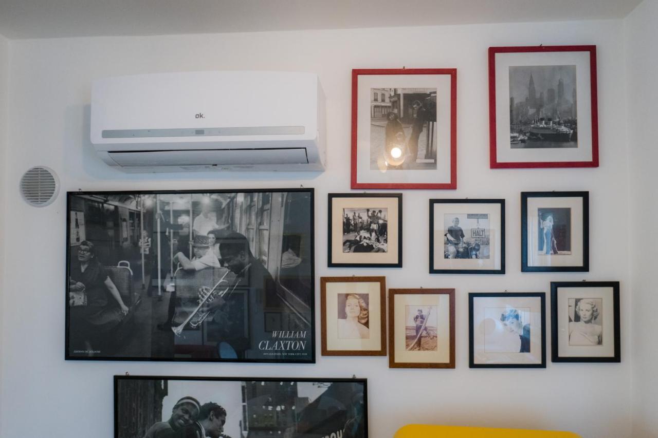 Hollywood Apartment Near Station With Parking Bari Kültér fotó